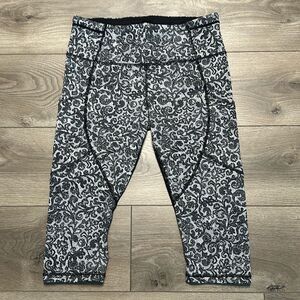 Lululemon Outrun Crop Mini Cinder Lace White Black‎ Mesh Leggings Size 10